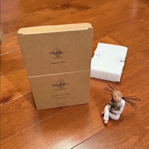 Willow Tree Angel of Comfort Figurine - Tan and White